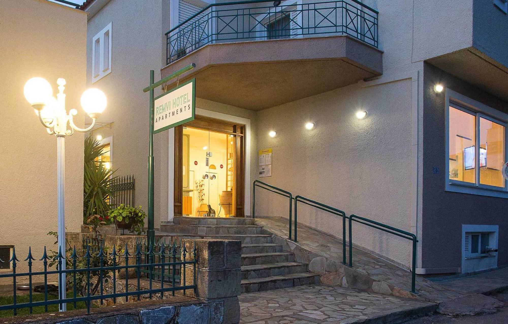 Remvi Hotel - Apartments Stoupa Ngoại thất bức ảnh