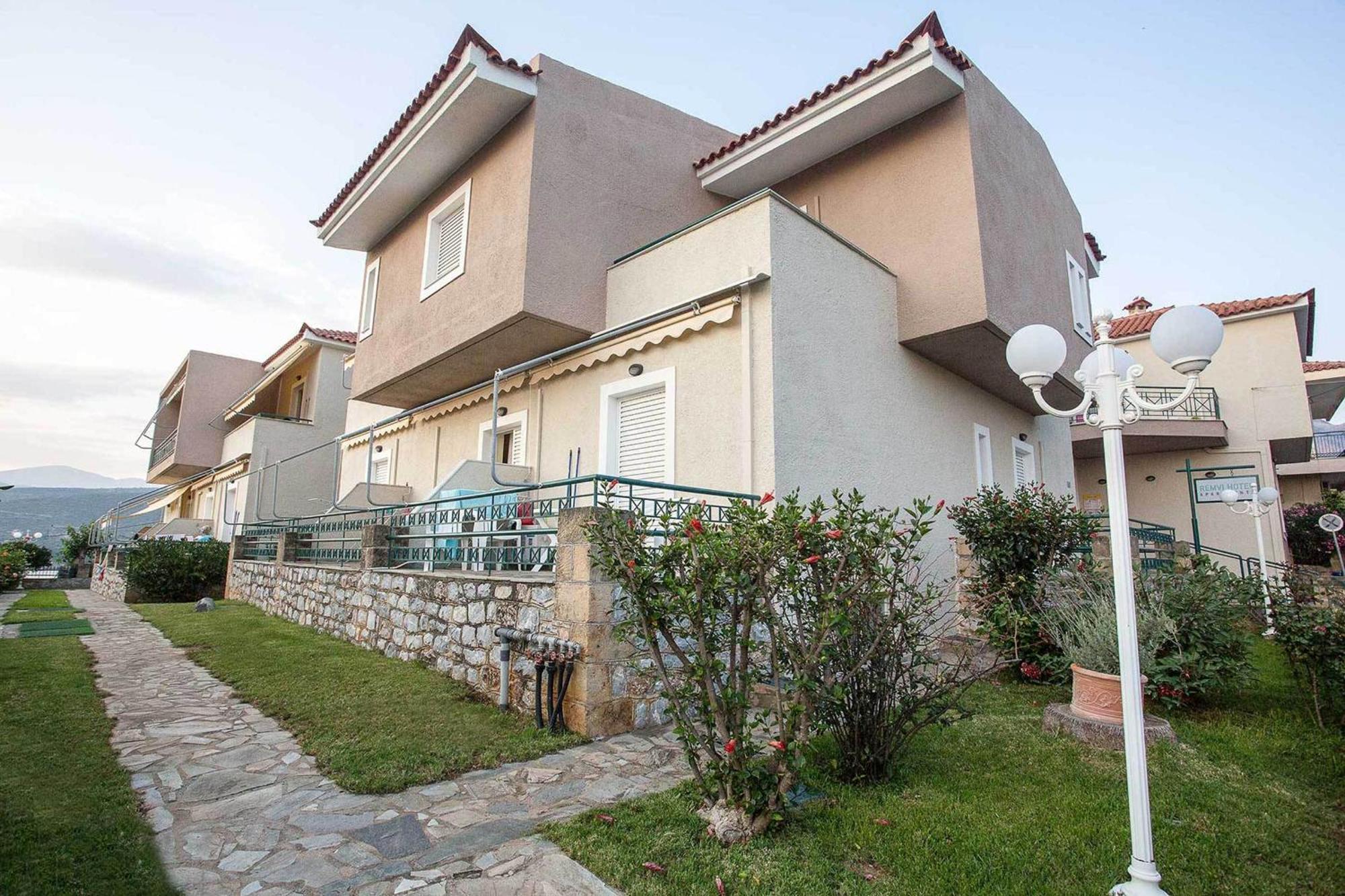 Remvi Hotel - Apartments Stoupa Ngoại thất bức ảnh