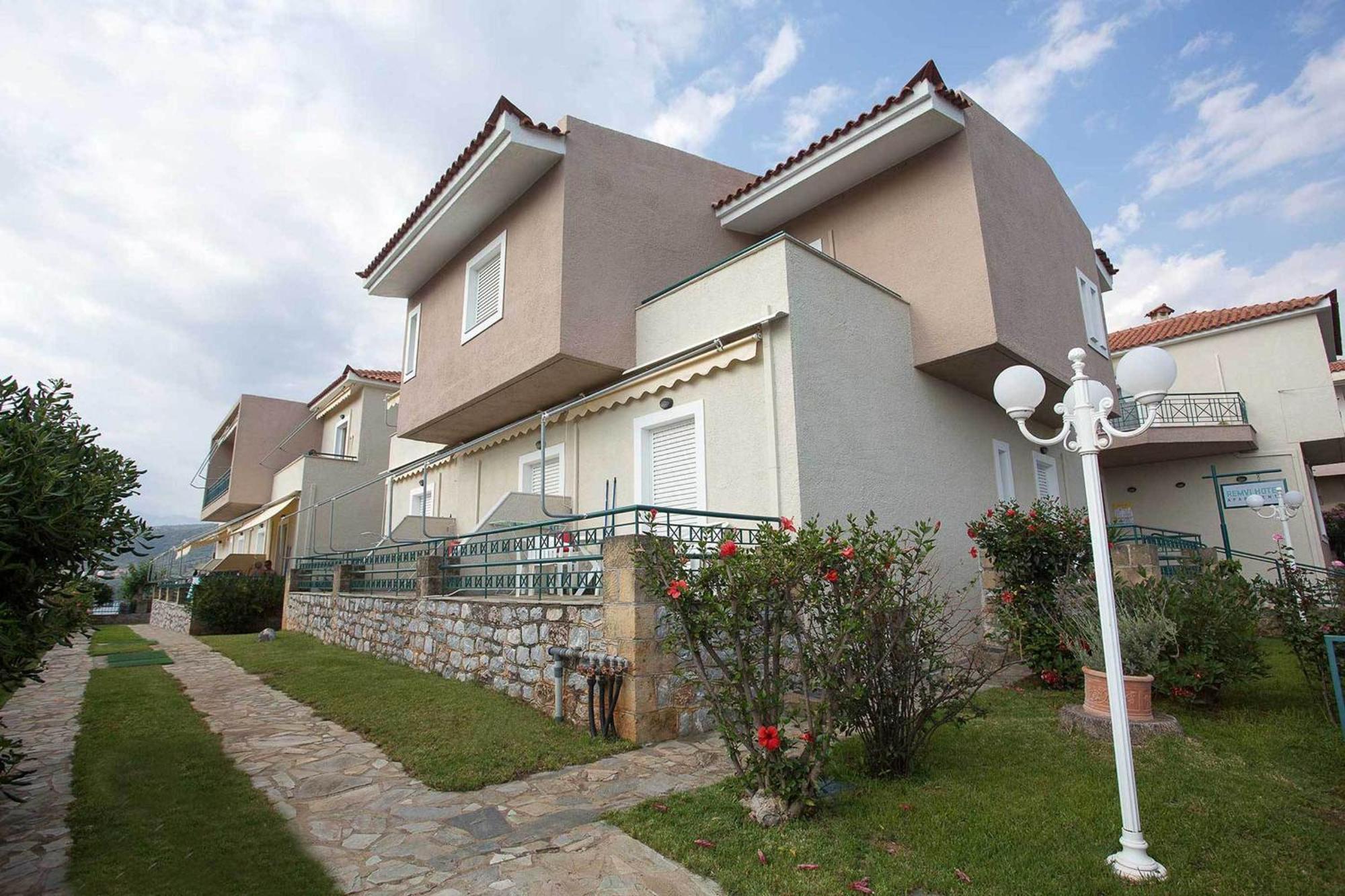 Remvi Hotel - Apartments Stoupa Ngoại thất bức ảnh