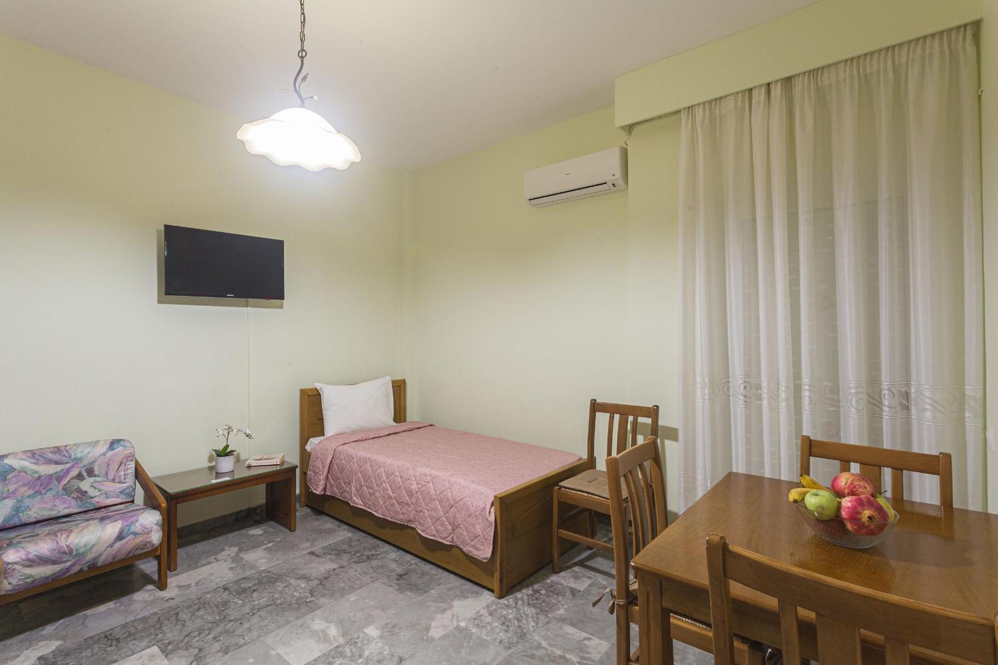 Remvi Hotel - Apartments Stoupa Phòng bức ảnh