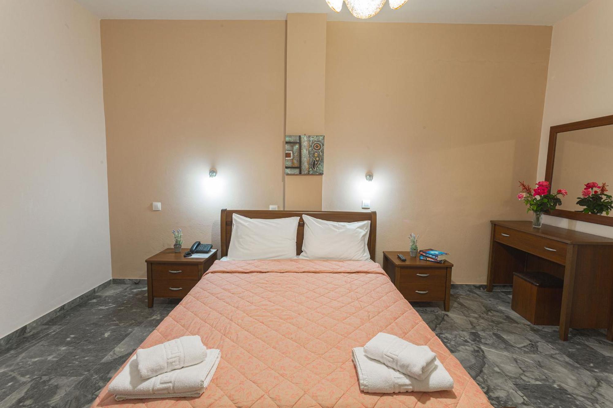 Remvi Hotel - Apartments Stoupa Phòng bức ảnh