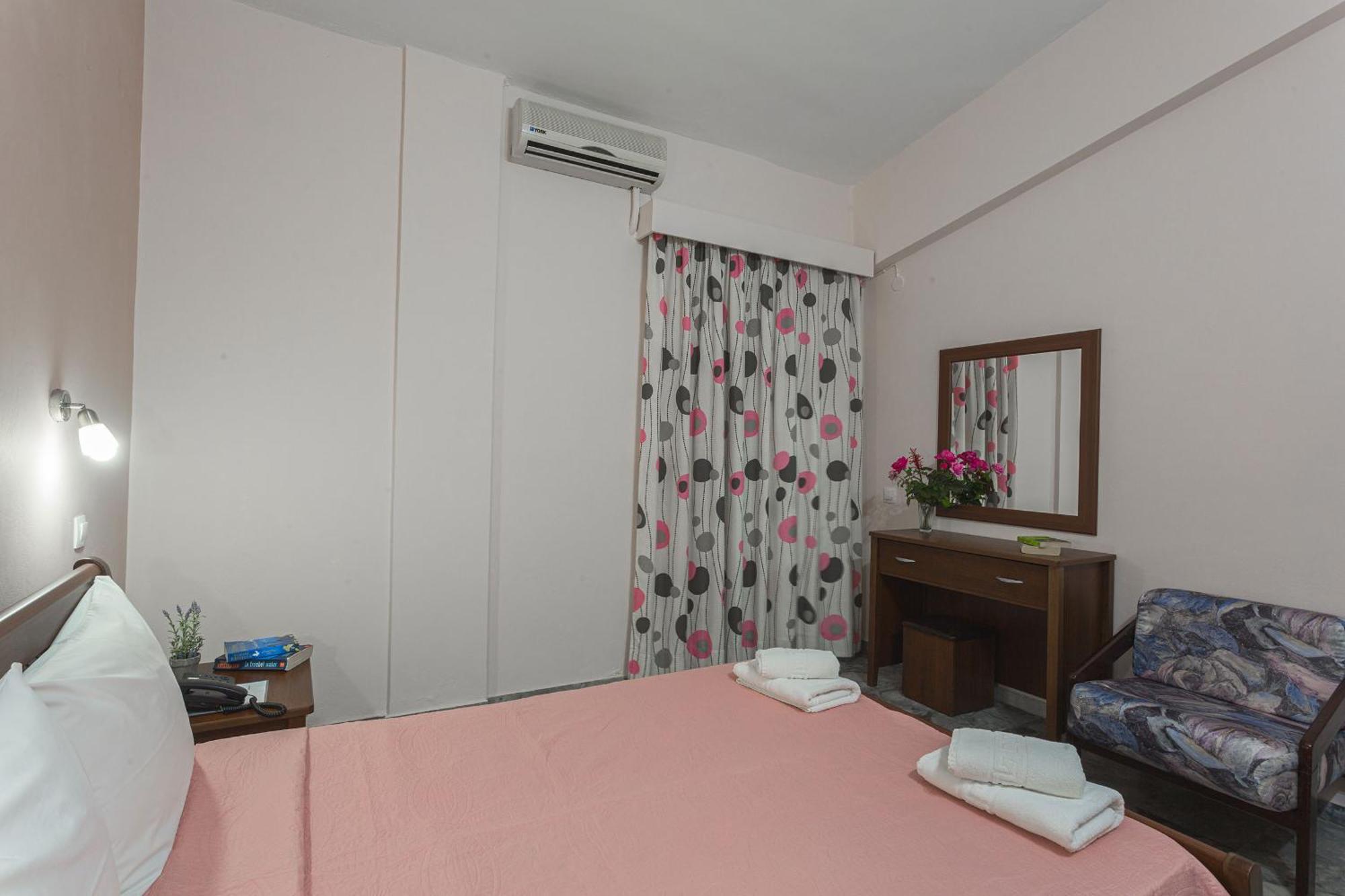 Remvi Hotel - Apartments Stoupa Phòng bức ảnh