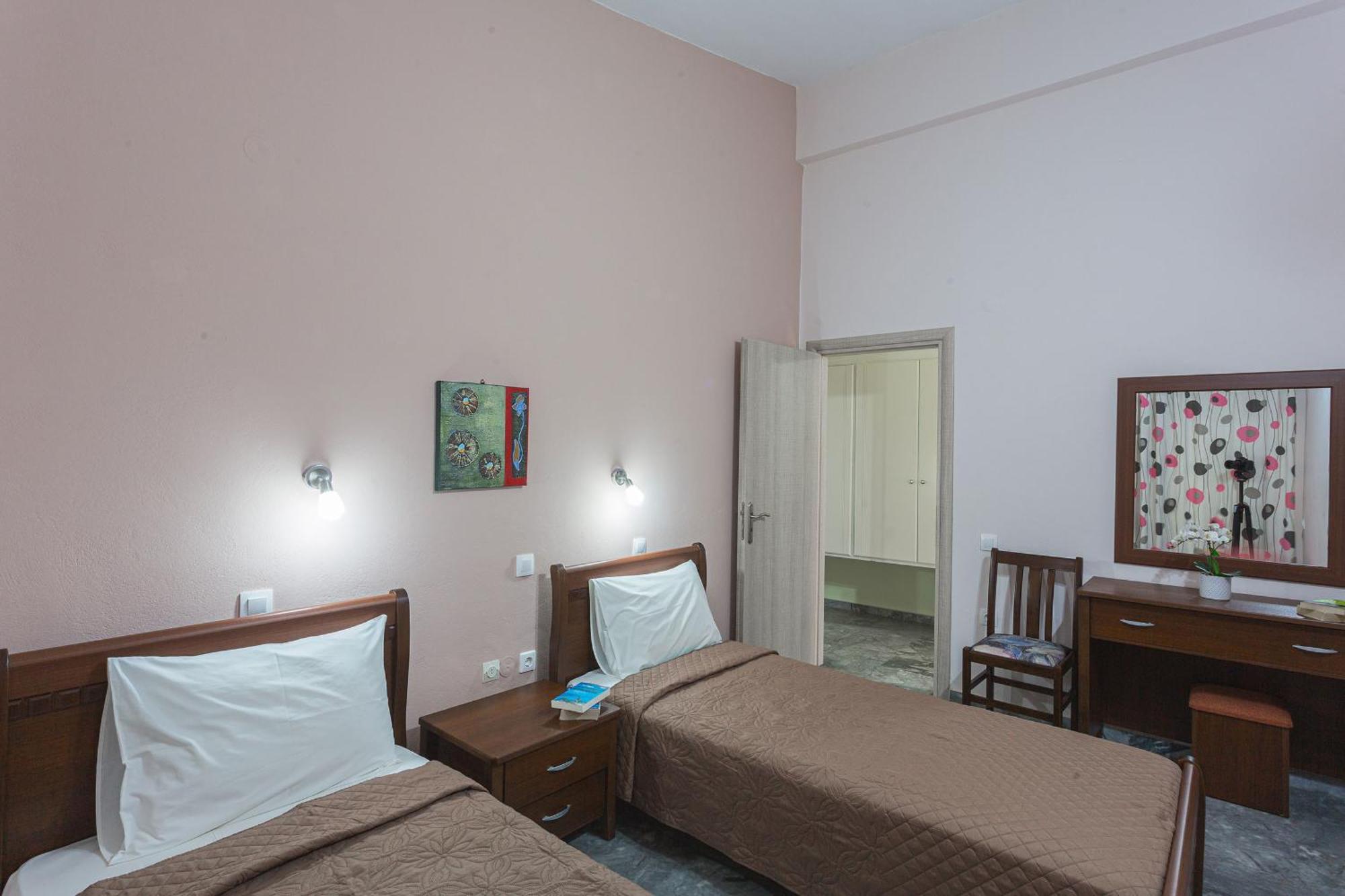 Remvi Hotel - Apartments Stoupa Phòng bức ảnh